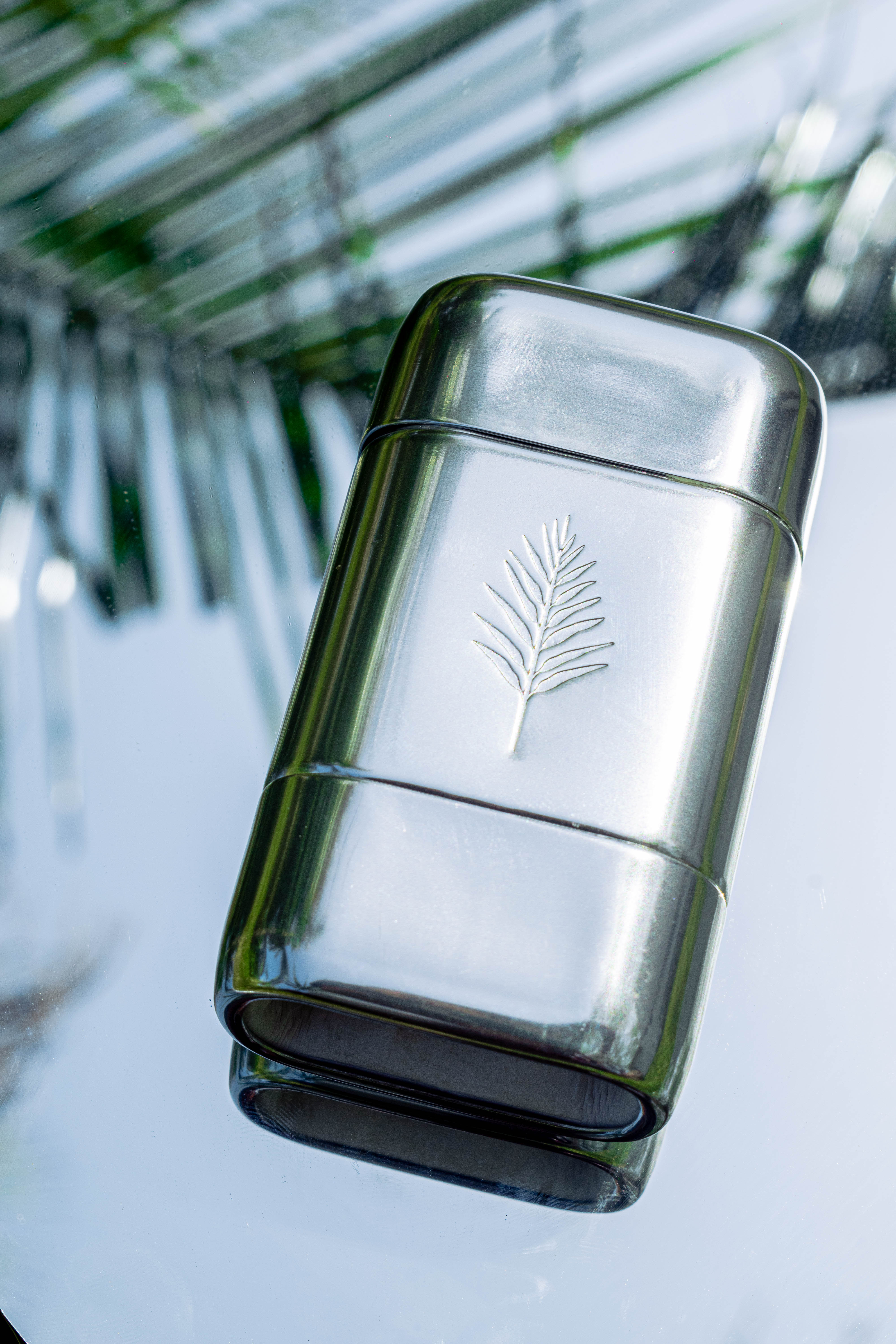 Estuche metálico de aluminio para desodorante ecológico